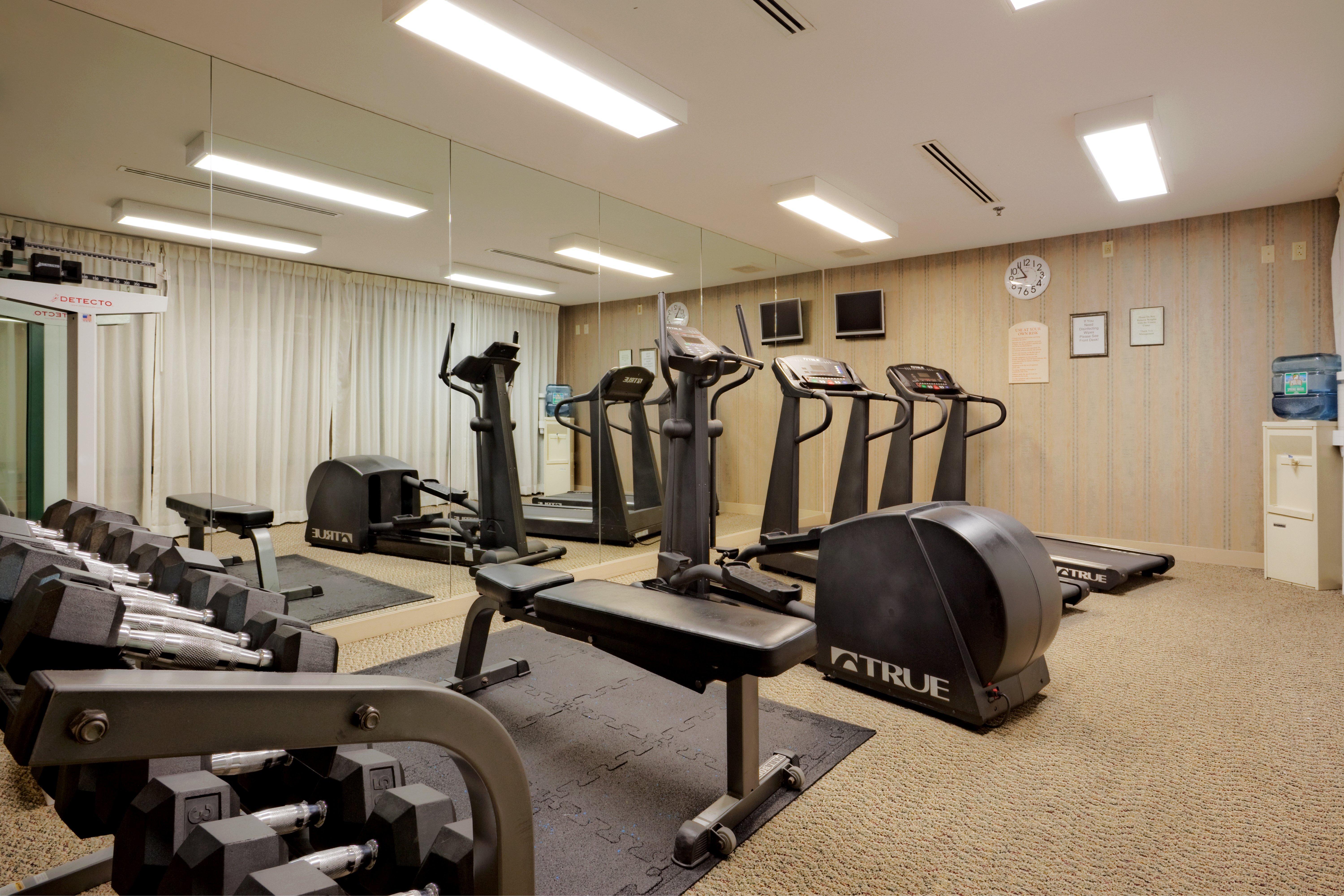 홀리데이 인 익스프레스 호텔 앤 스위트 오번 외부 사진